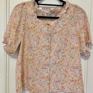 Super Adorable Floral Blouse